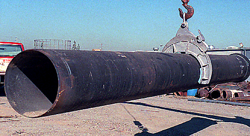 Cast aluminum alloy tong lifting 16” ductile iron pipe.